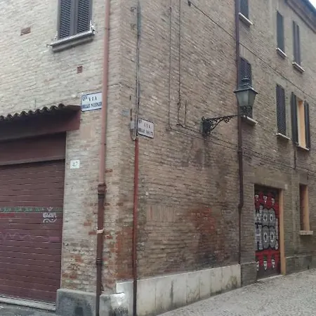 Bed & Breakfast Centro Storico Via Scienze Ferrara